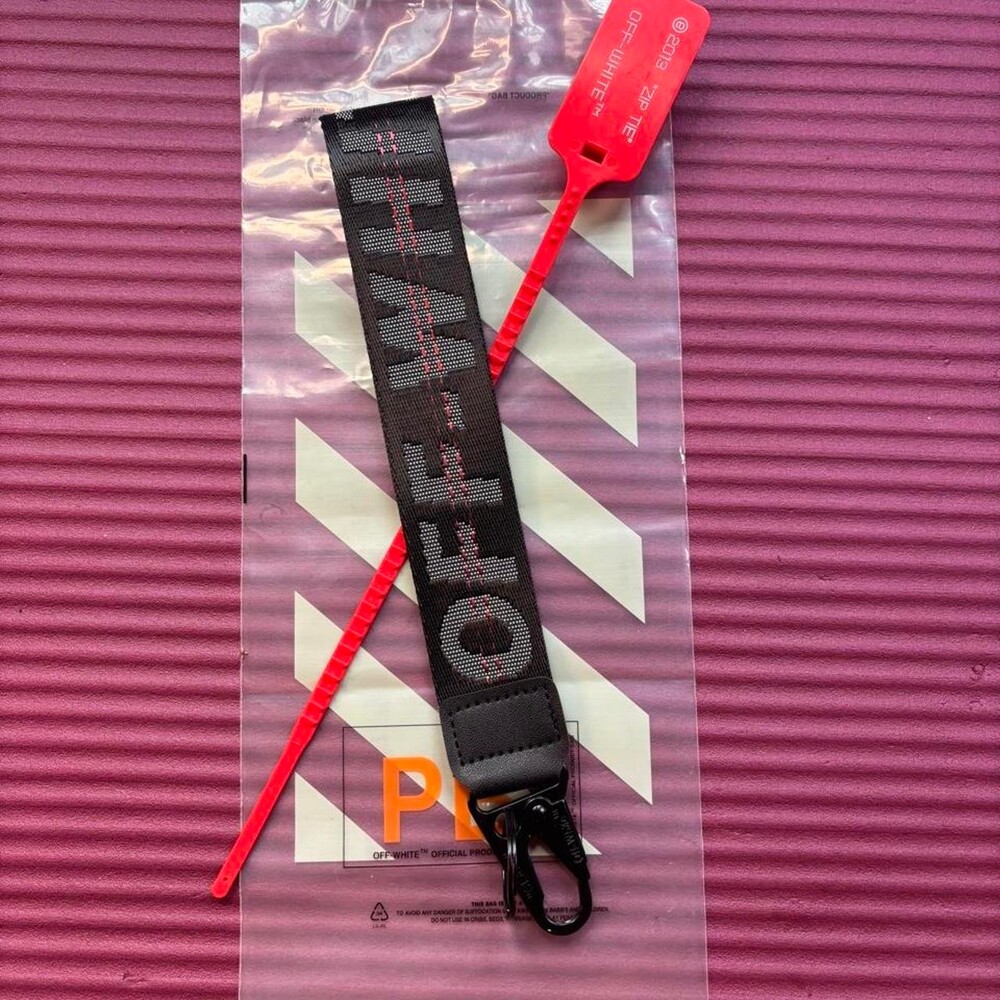 ๐ฅท๐ฉธ Black w/ Red Stripes | Off-White | Keychain โโโโโโโโโโโโโโโโโโโโโโโโโโโโโโโ